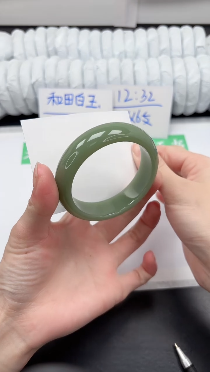 【闪购商品】石英质玉手镯未镶嵌15-57.1