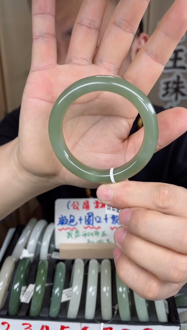【闪购商品】和田玉手镯未镶嵌老王和田玉15