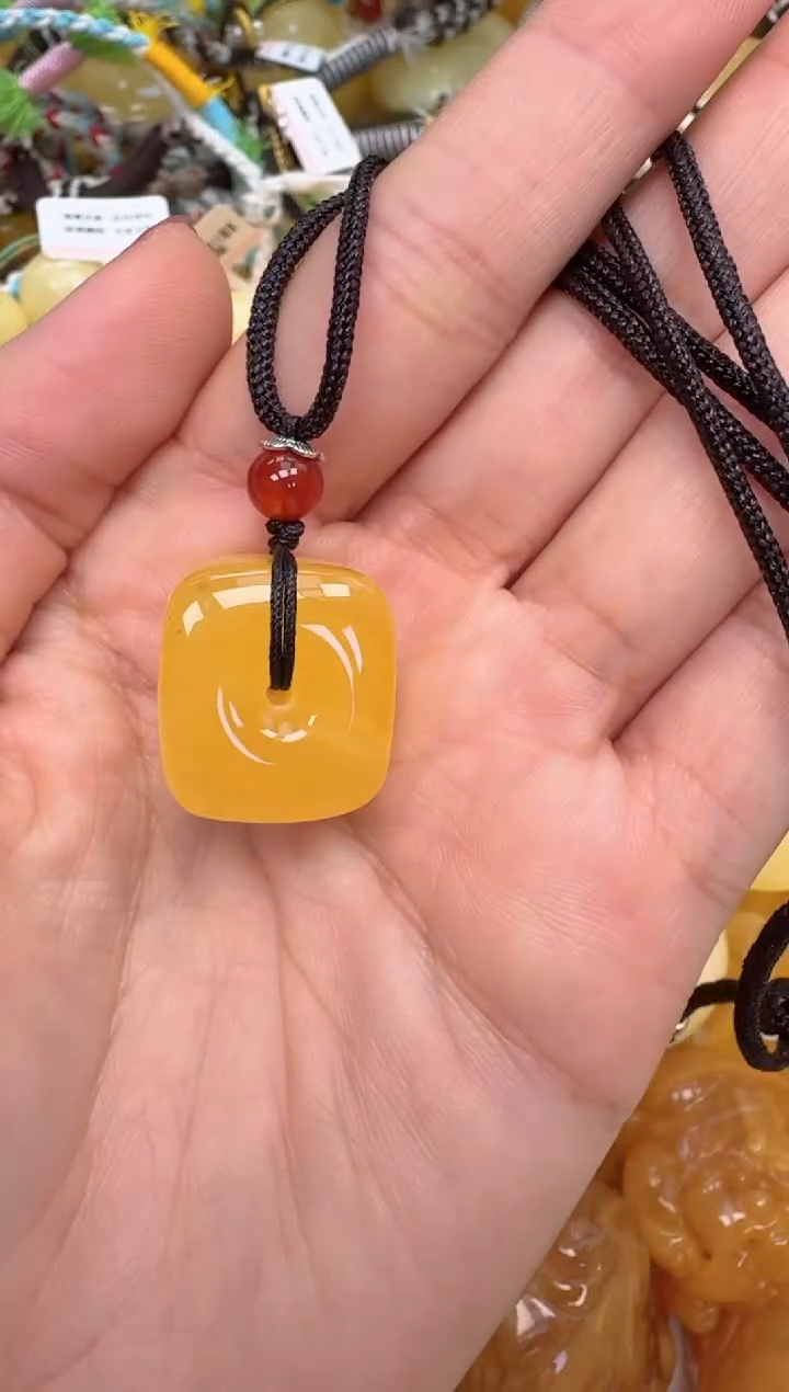 裸石琥珀未镶嵌如图