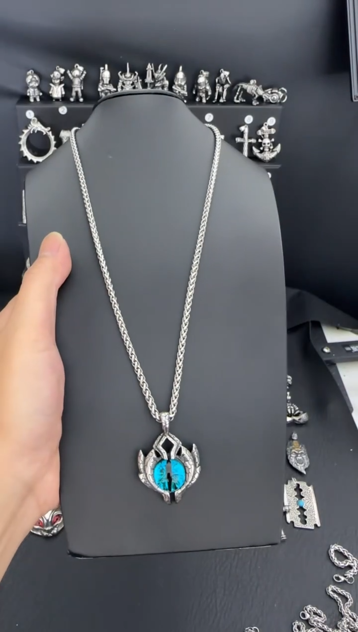 钛钢树脂恶魔之眼吊坠搭配龙骨项链60CM长