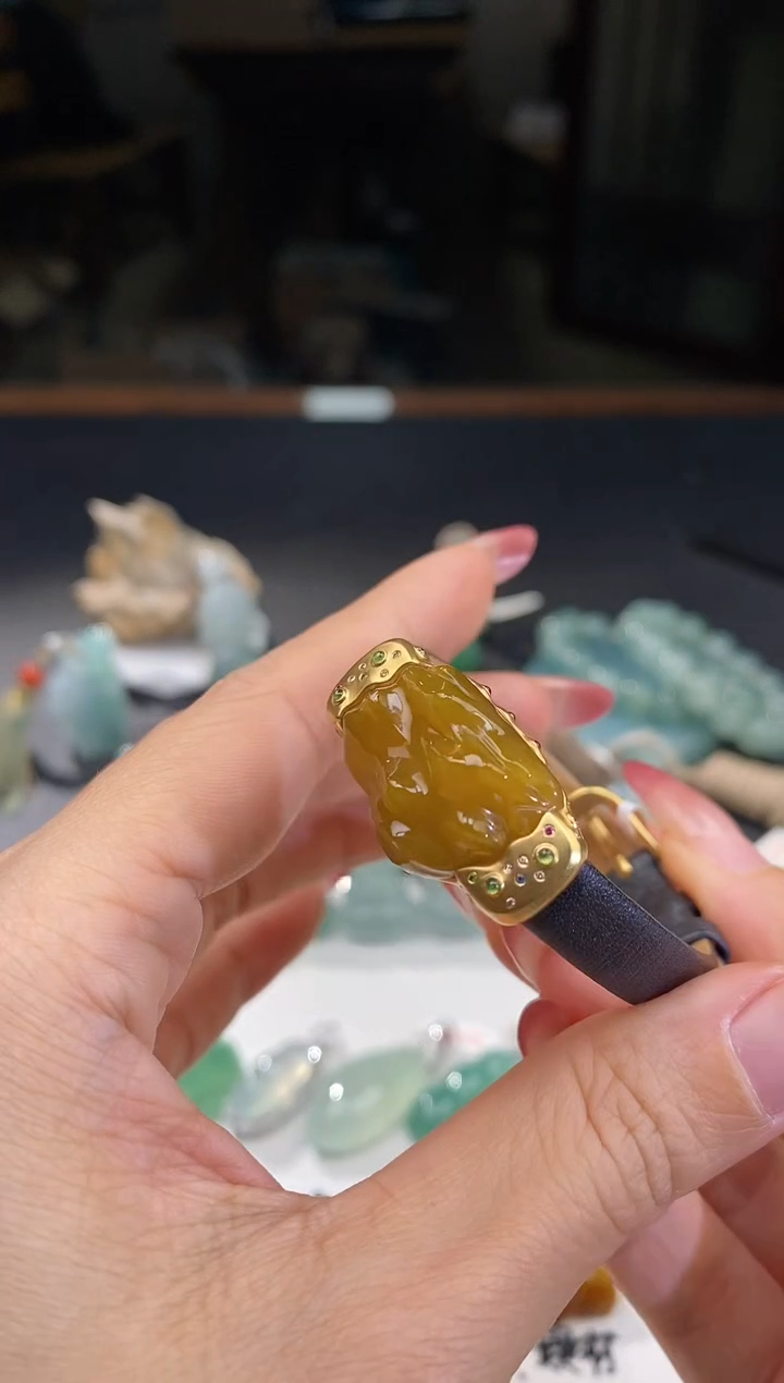 【闪购商品】翡翠颈饰未镶嵌手牌