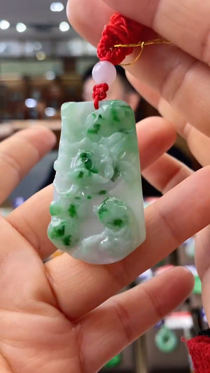 【闪购商品】翡翠颈饰未镶嵌荷叶鱼