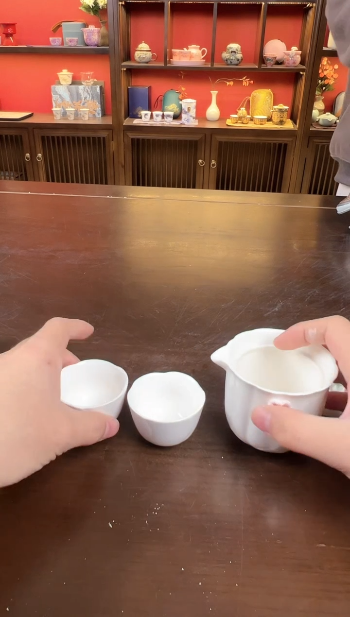 【闪购商品】白色手捏两杯11111111111111