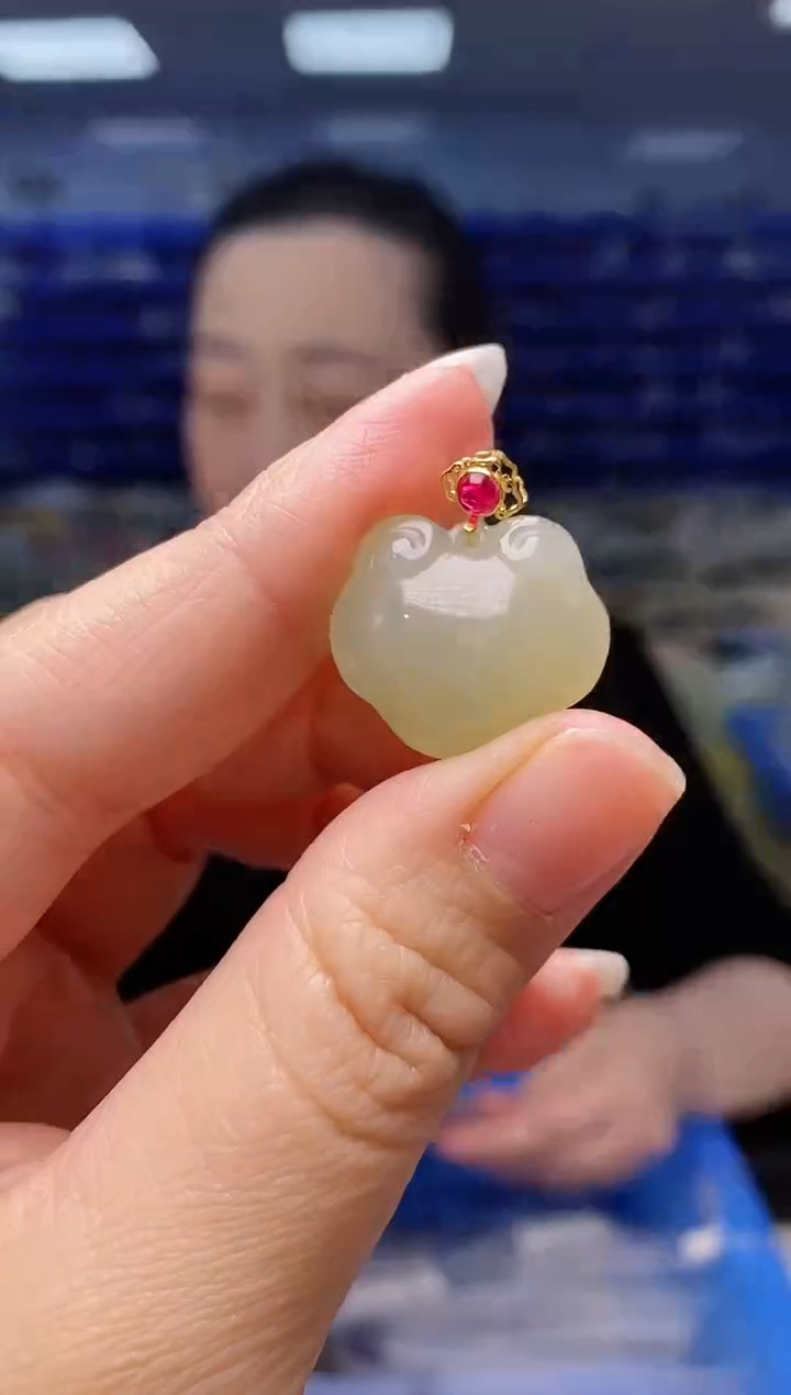 【闪购商品】和田玉吊坠(不含链)18K金镶嵌   DZ4217