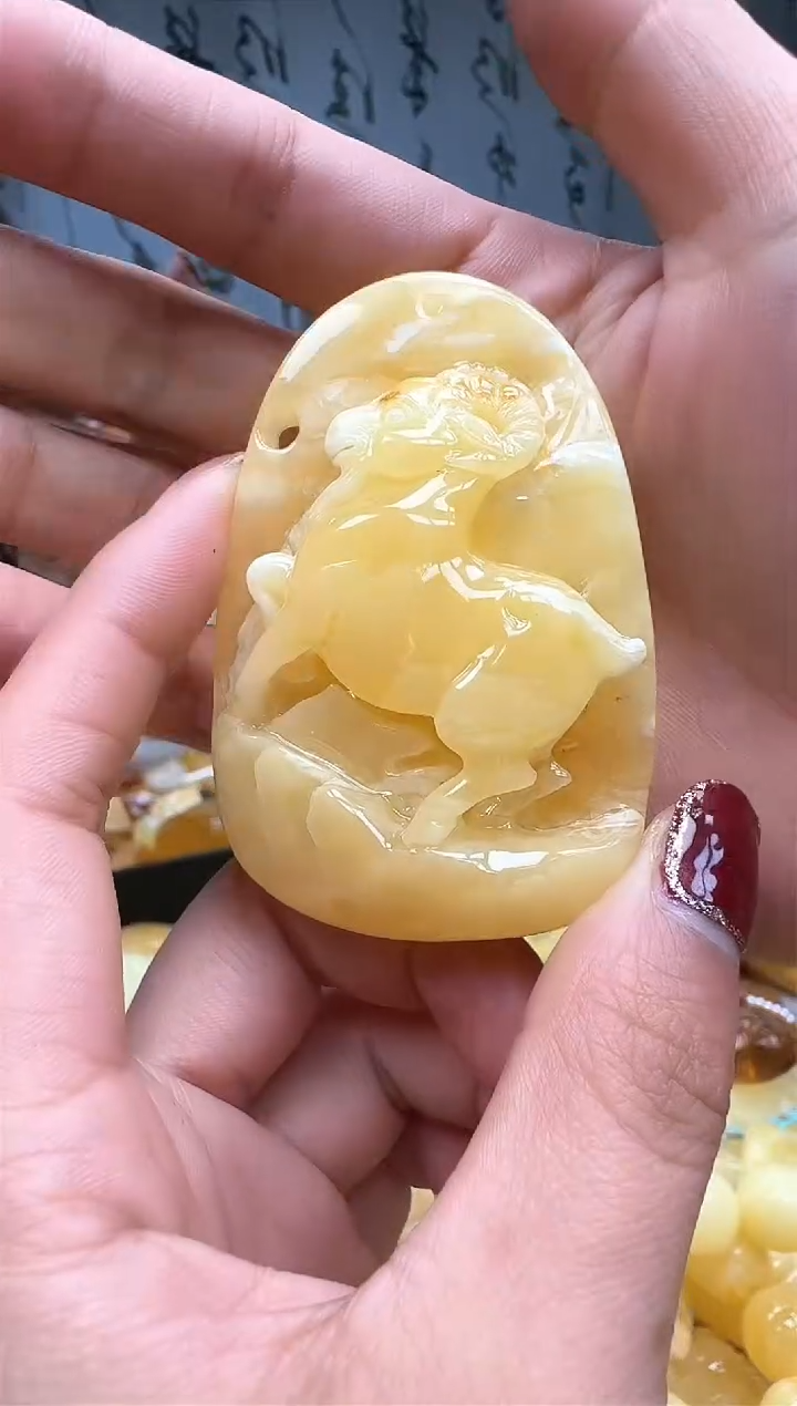 【闪购商品】琥珀裸石未镶嵌挂坠