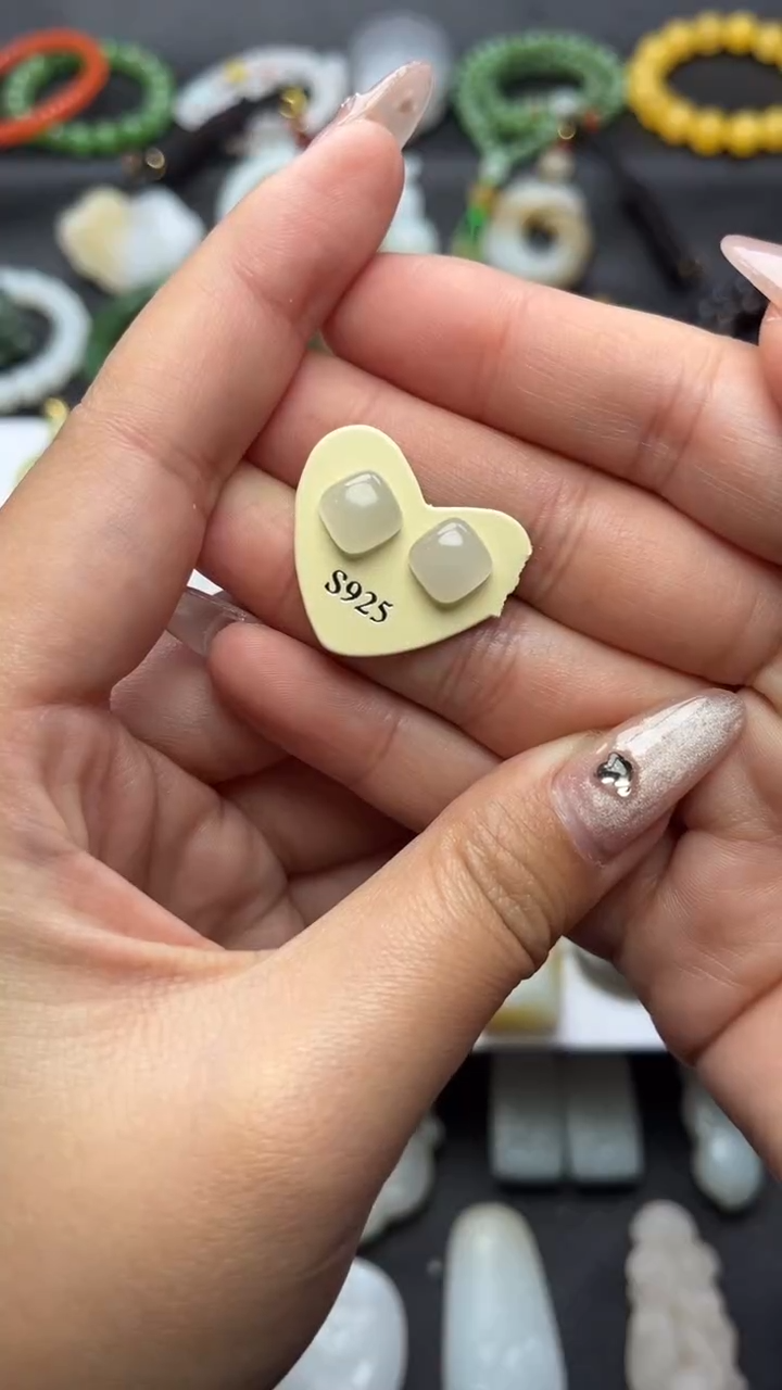 银S925镶嵌和田玉耳饰方糖耳钉