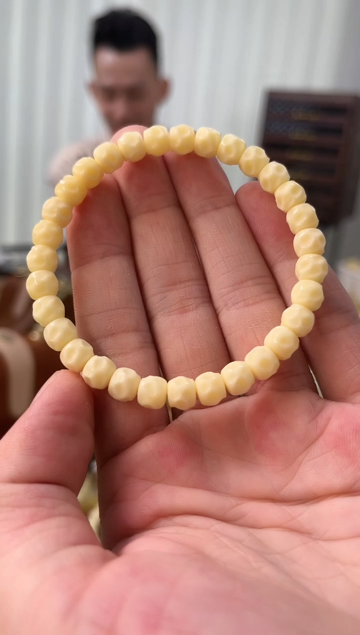 裸石琥珀未镶嵌金****行琥珀蜜蜡