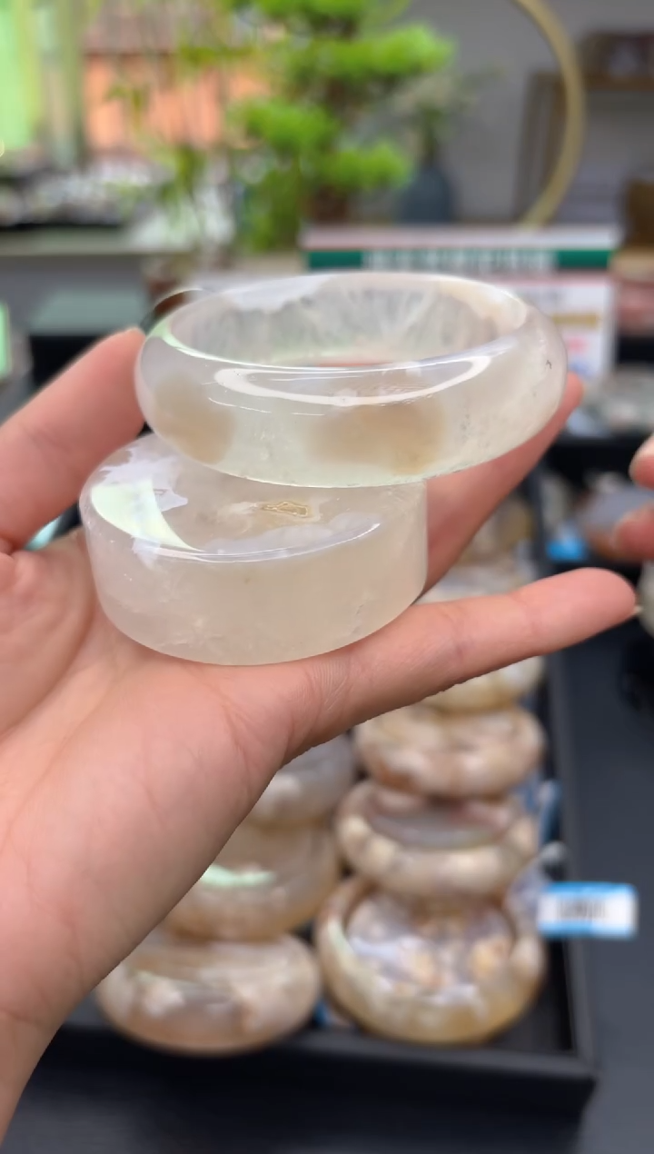 【闪购商品】石英质玉手镯未镶嵌C394(57圈赠送镯心)