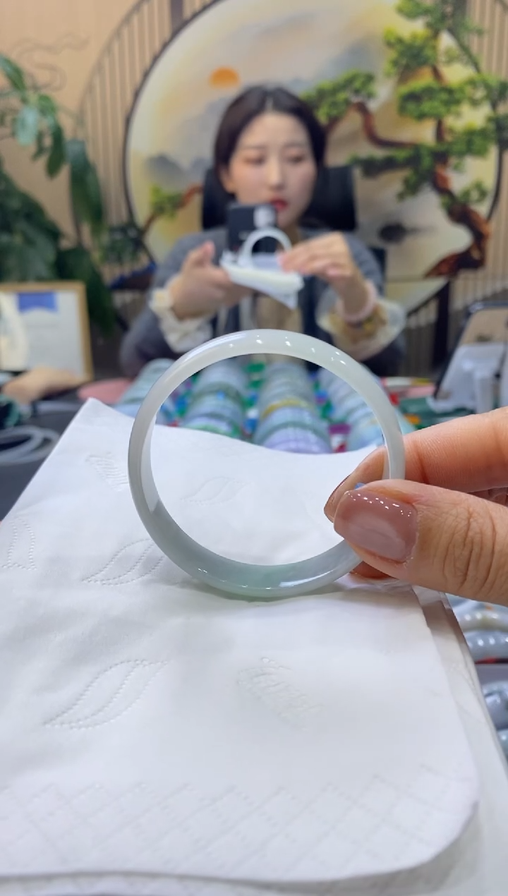 【闪购商品】翡翠手镯未镶嵌99901820
