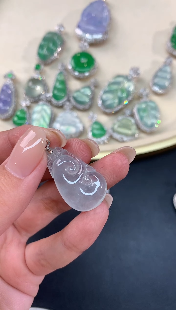 【闪购商品】翡翠吊坠(不含链)18K金镶嵌A42|3500