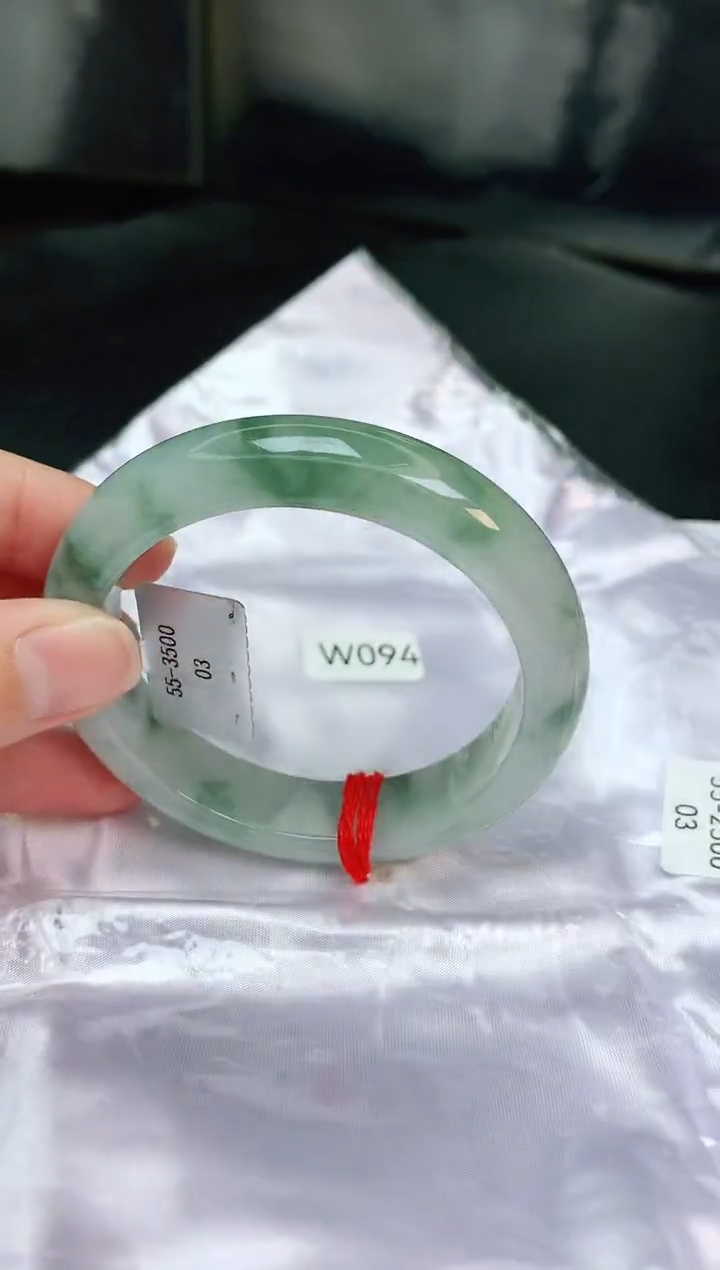【闪购商品】翡翠手镯未镶嵌缅甸天然A货翡翠