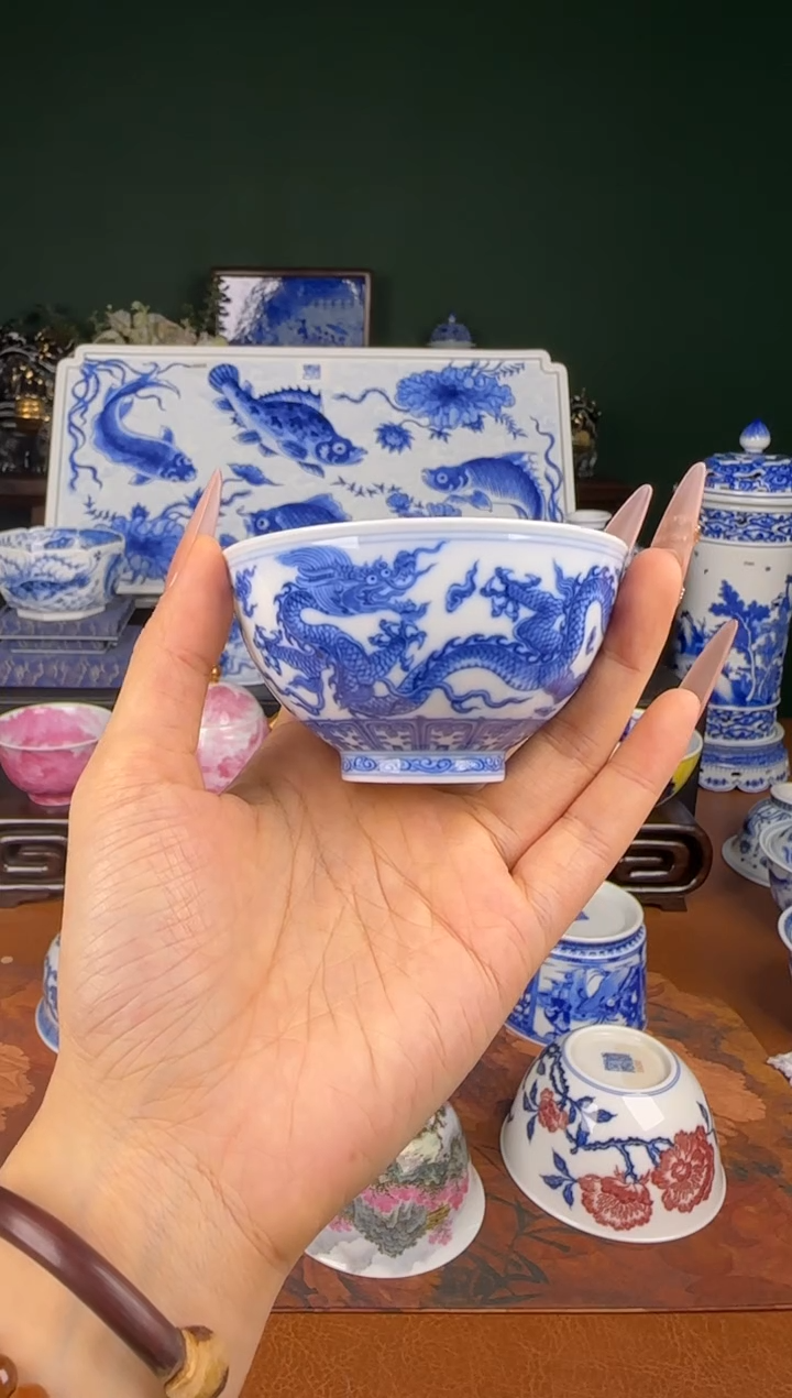 杯望月怀古。龙纹。鸡心杯