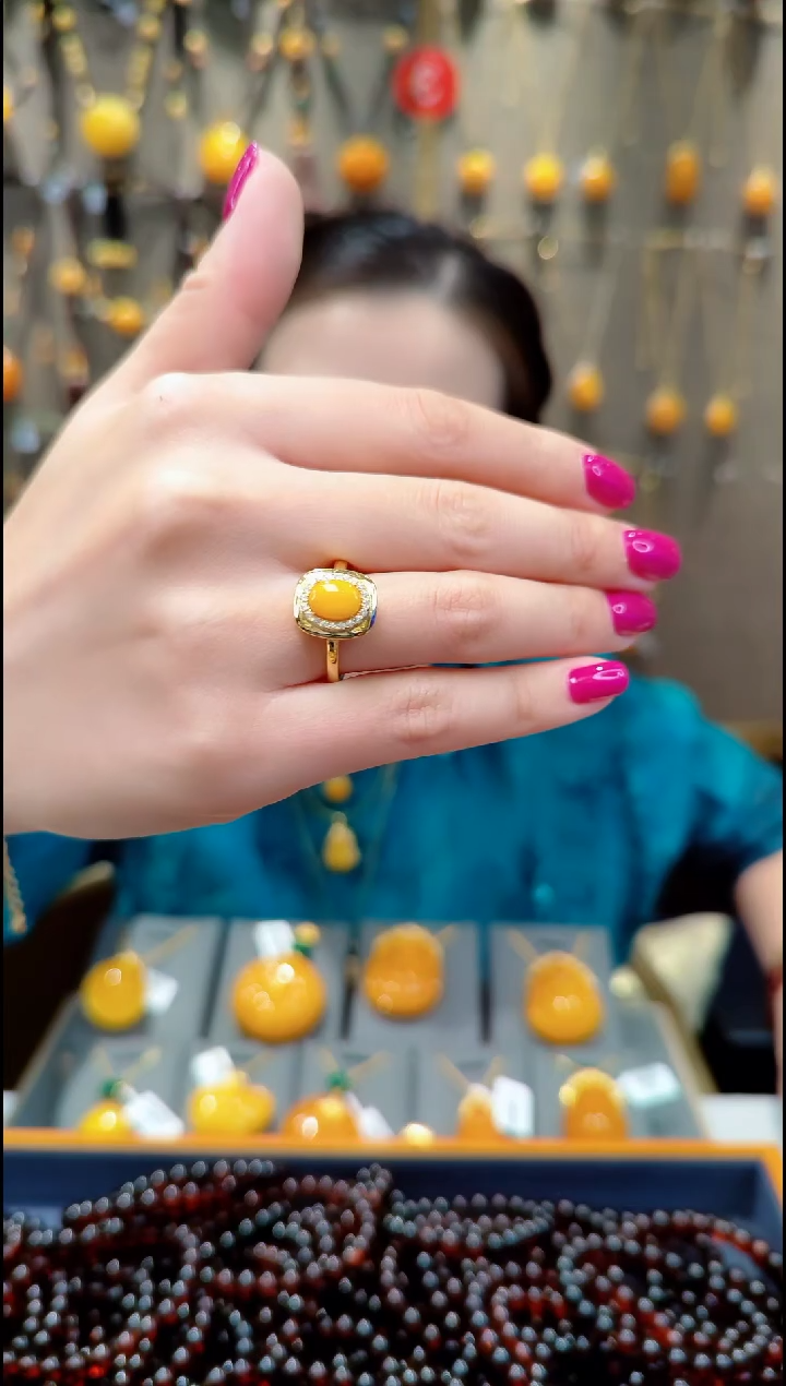 【闪购商品】蜜蜡戒指银S925镀金镶嵌A996蜜蜡戒指
