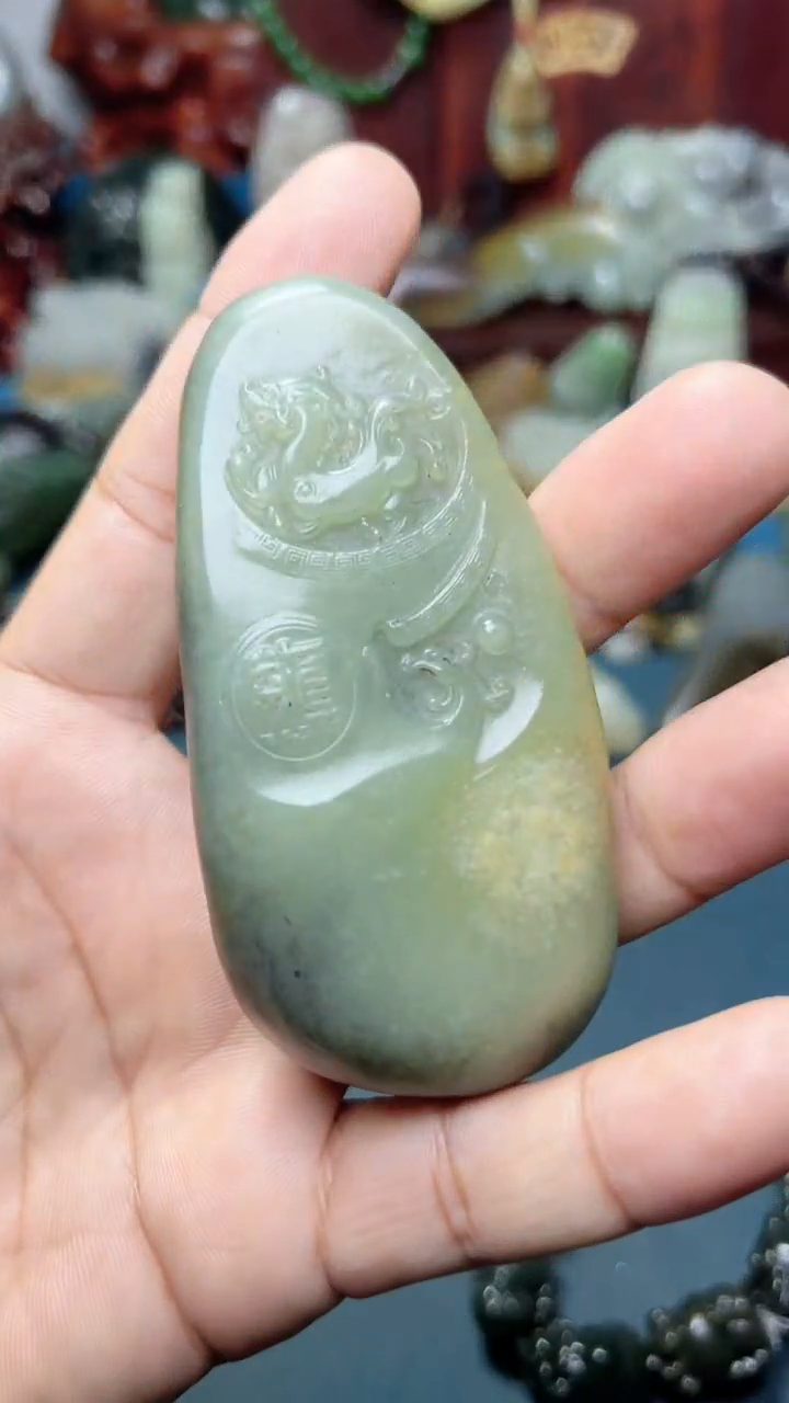 未镶嵌和田玉把件-