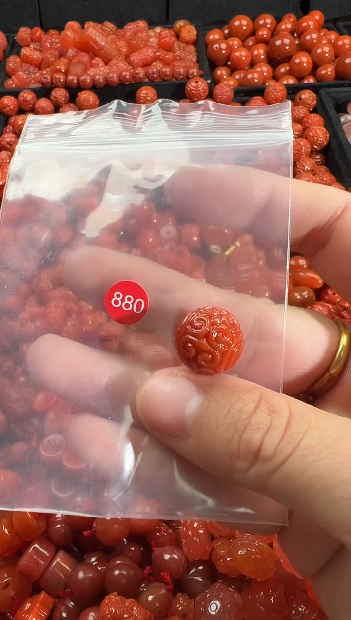 颈饰未镶嵌南红玛瑙1