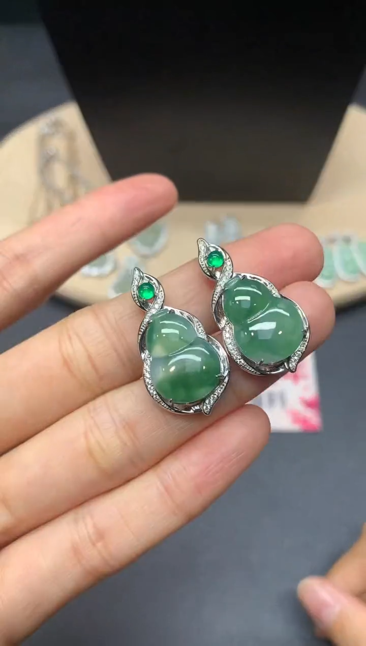 【闪购商品】翡翠吊坠(不含链)银S925镶嵌葫芦【多样性发其一】