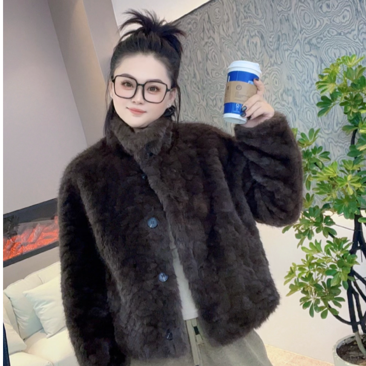 新款小胡羊爆款时尚休闲气质冬季保暖短款毛毛外套