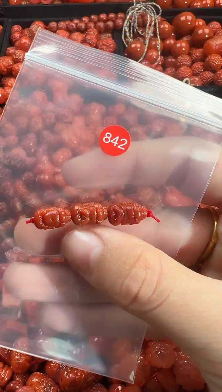 颈饰未镶嵌南红玛瑙1