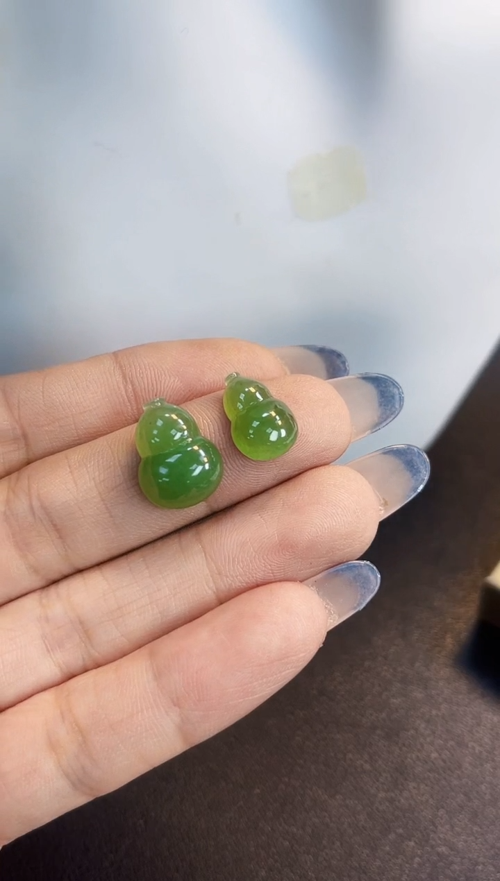 裸石翡翠小***1BL湖水绿冰葫芦