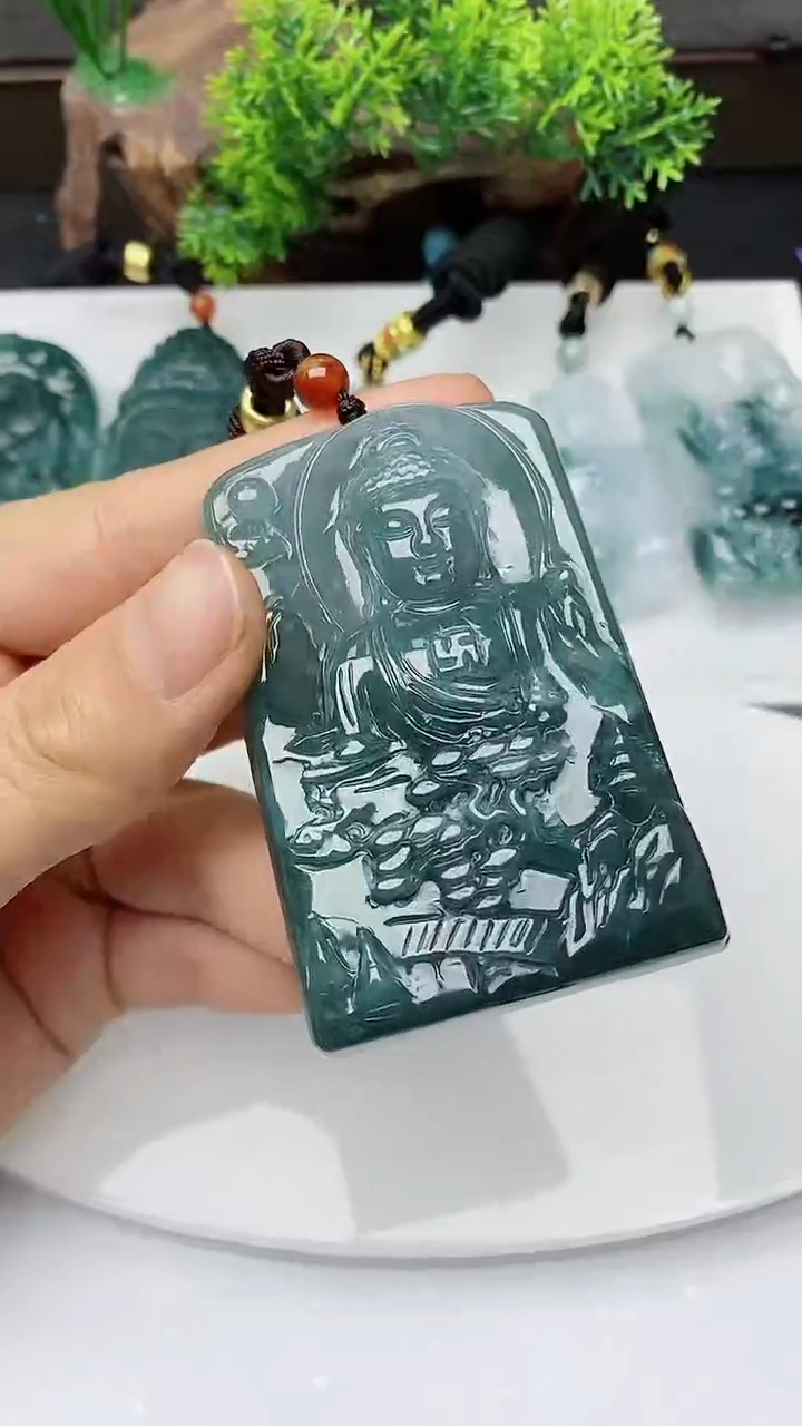 【闪购商品】翡翠颈饰未镶嵌