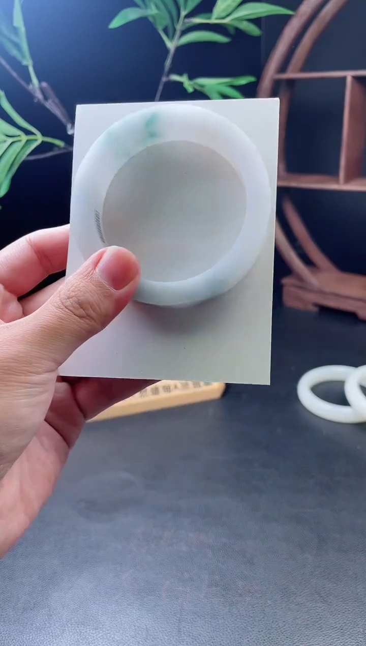 定制翡翠手镯未镶嵌高**辰定制