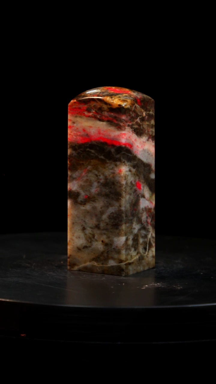 鸡血石刘关张鸡血石