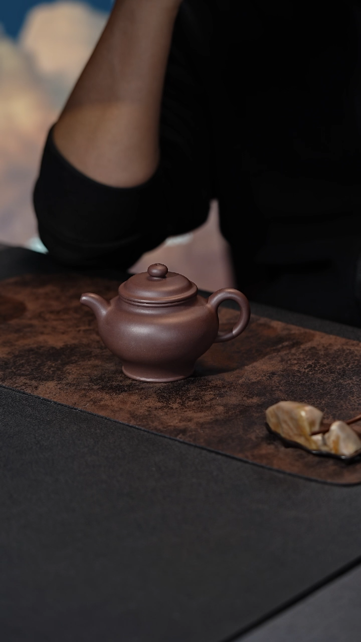 【闪购商品】紫砂茶壶半手 掇只 高温紫泥 200cc