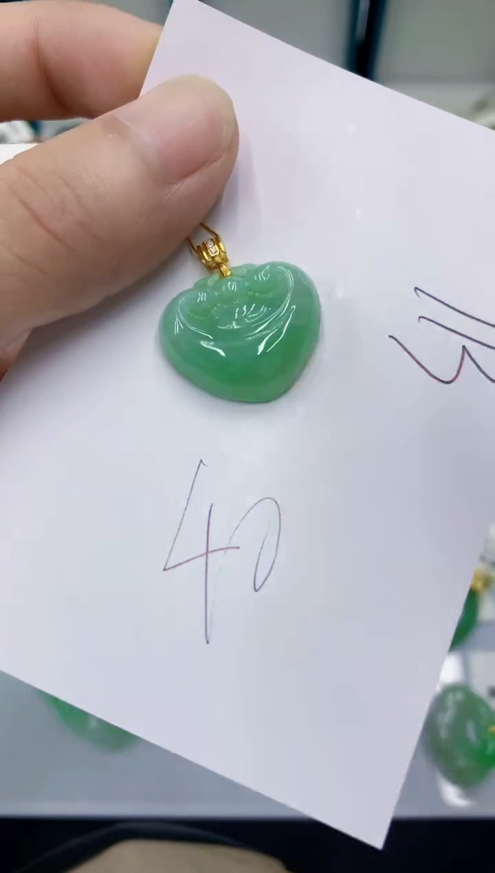 翡翠未镶嵌颈饰翡翠