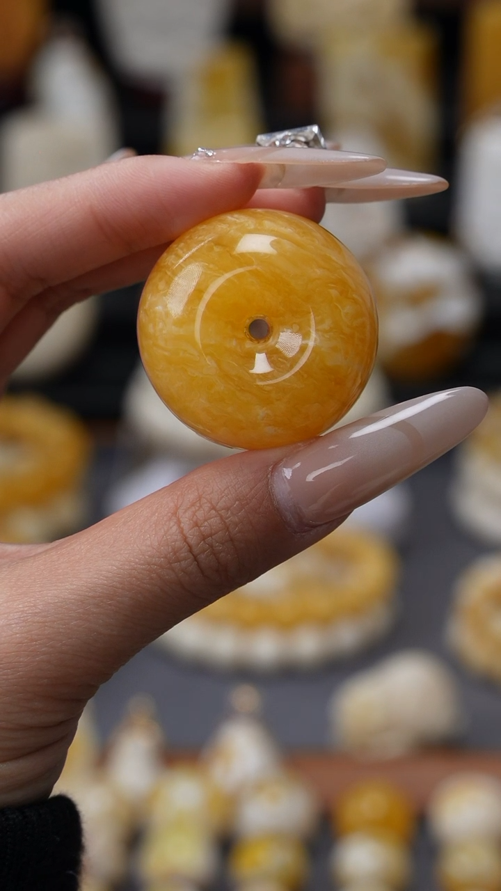 【闪购商品】琥珀裸石未镶嵌65656565