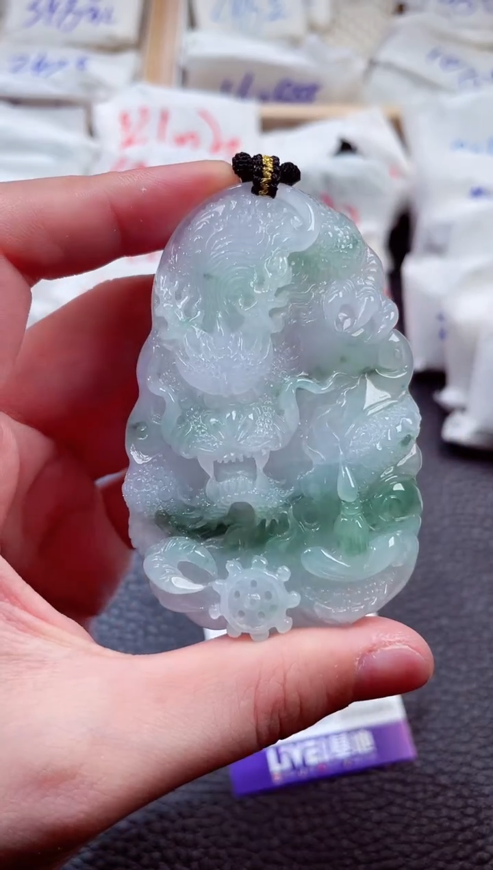 翡翠未镶嵌颈饰00001916