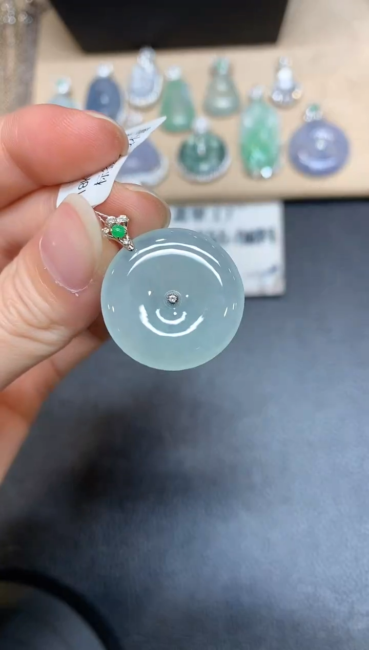 【闪购商品】翡翠颈饰18K金镶嵌平安扣【无服务费多样性发其一