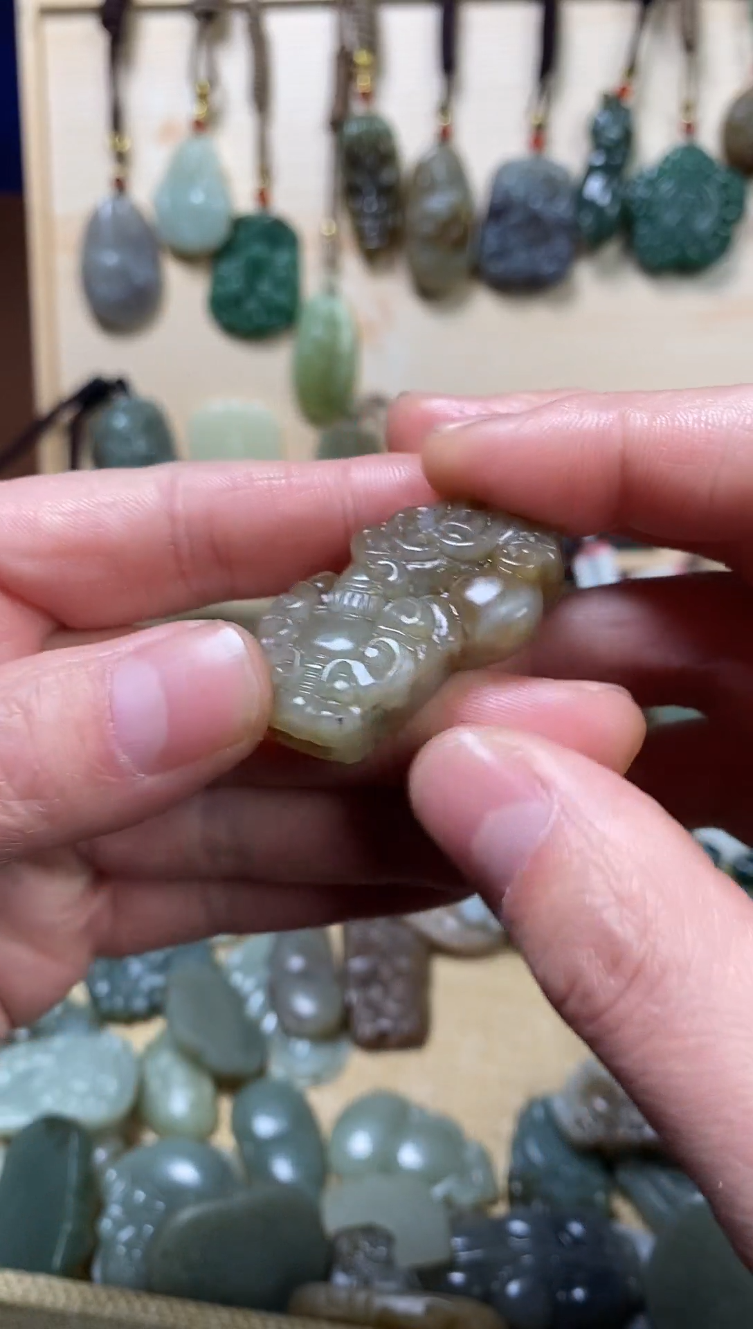 颈饰未镶嵌和田玉1