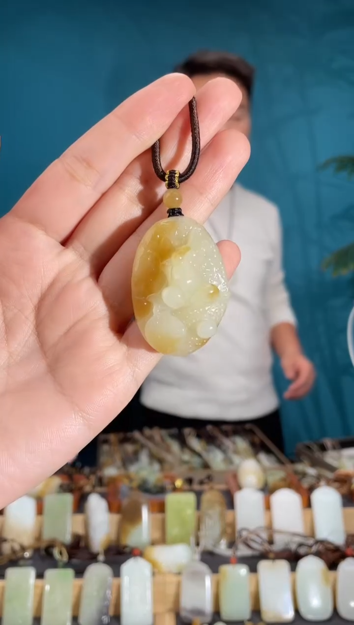 颈饰未镶嵌和田玉1