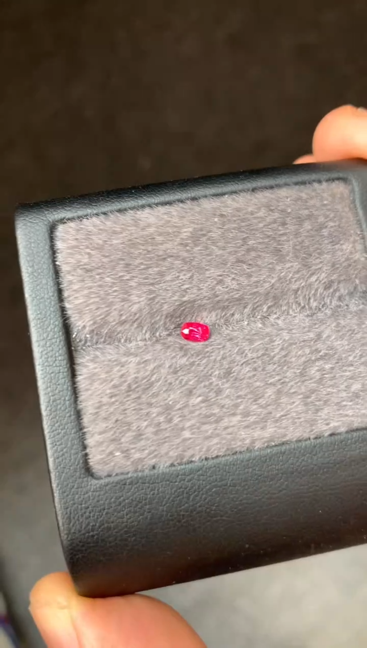 定制尖晶石裸石未镶嵌0.24ct 吉尔德曼辛绝地武士