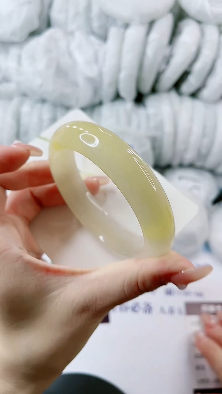 【闪购商品】石英质玉手镯未镶嵌0665984822-多样性发货