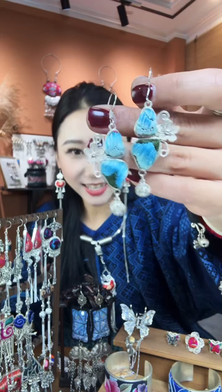 【闪购商品】刺绣纯手工民族风耳环