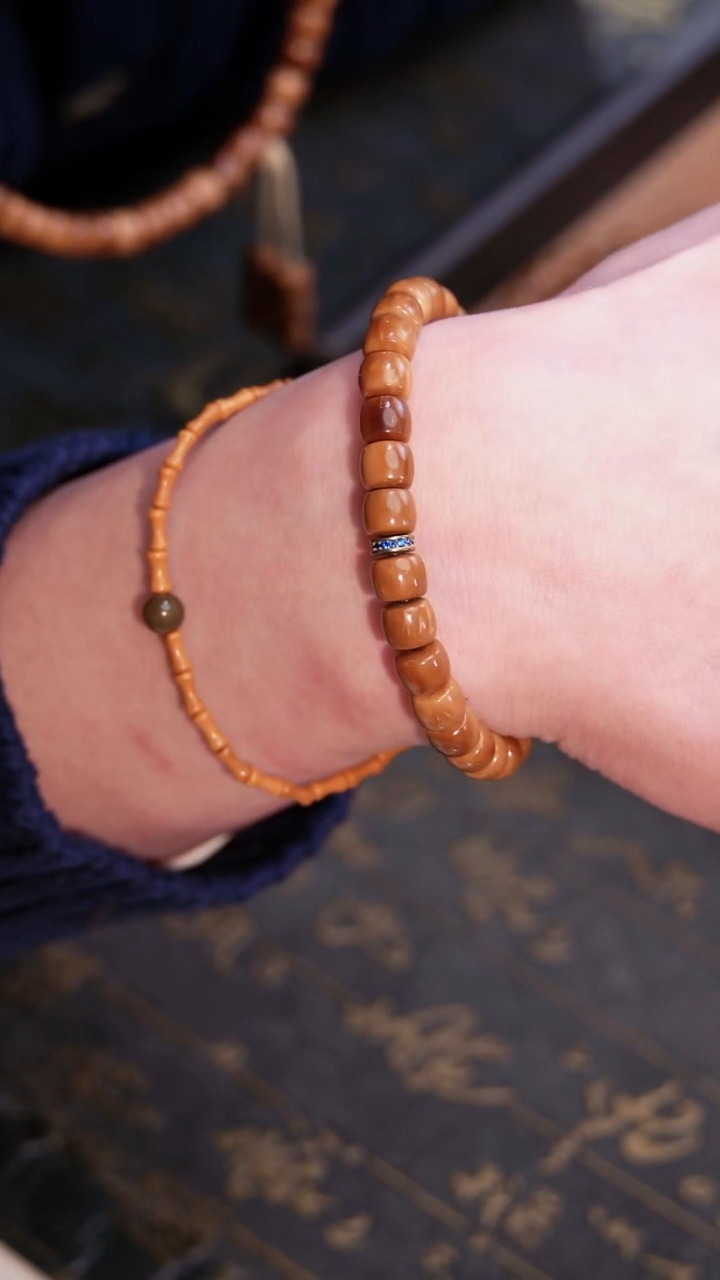 手串库克红棕直切6x7mm配蓝色隔片全品