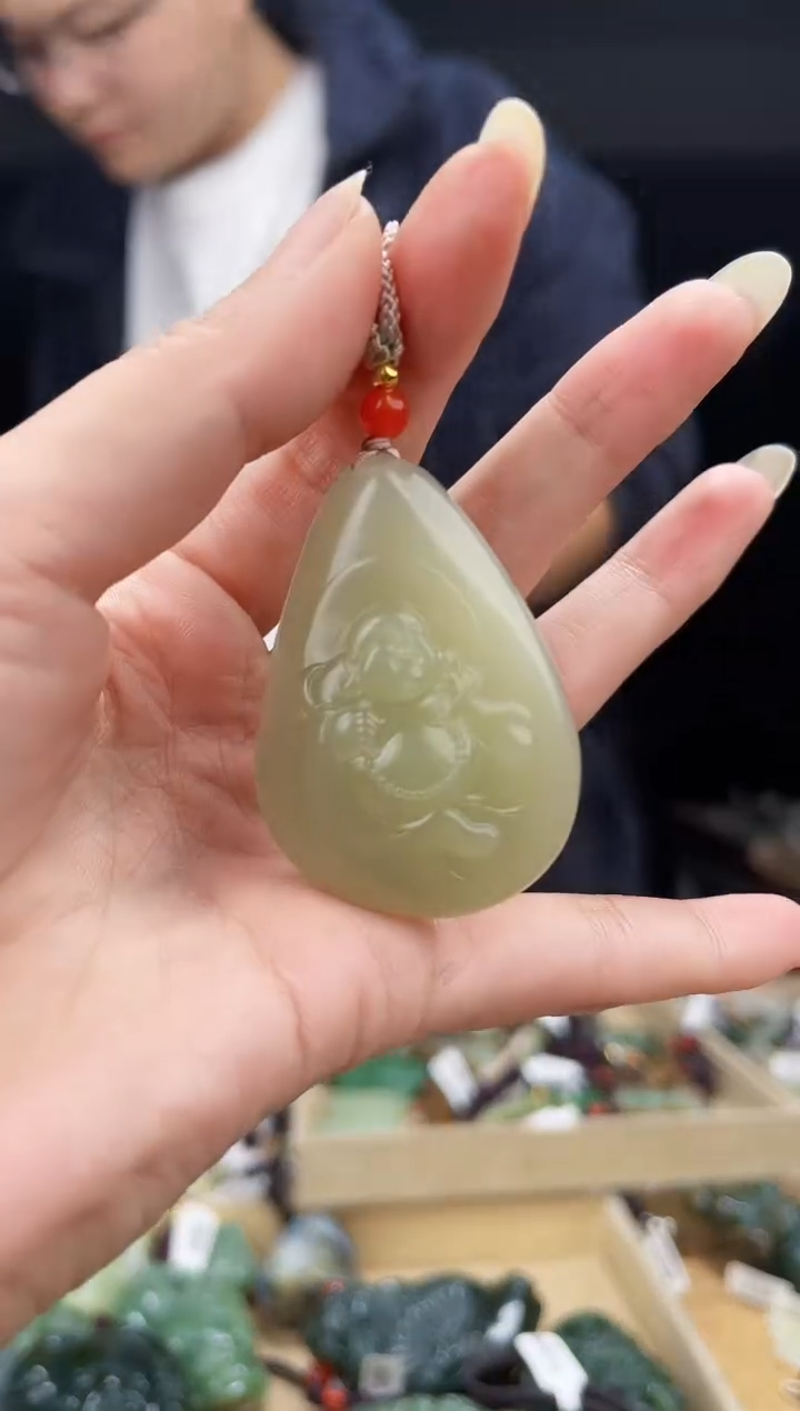 颈饰未镶嵌和田玉1