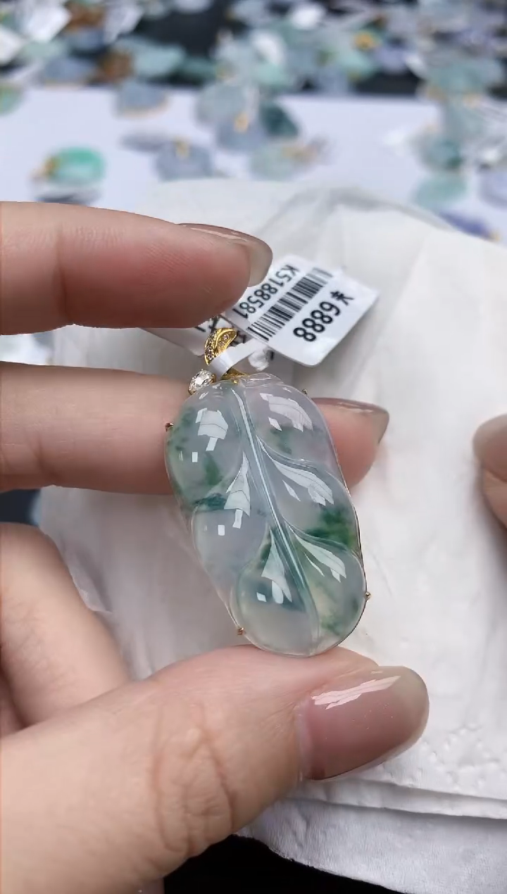 【闪购商品】翡翠颈饰18K金镶嵌天然缅甸翡翠A货