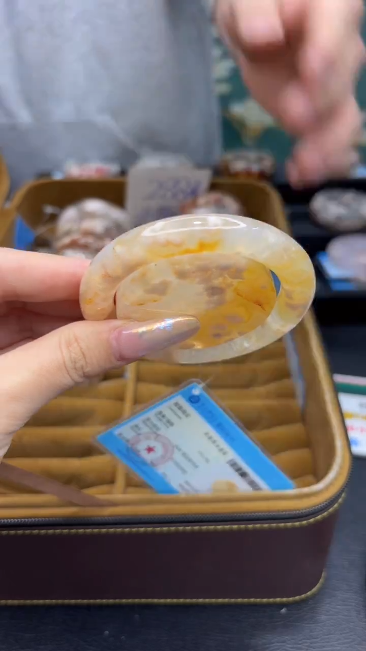 【闪购商品】石英质玉手镯未镶嵌A1102(54圈赠送镯心)