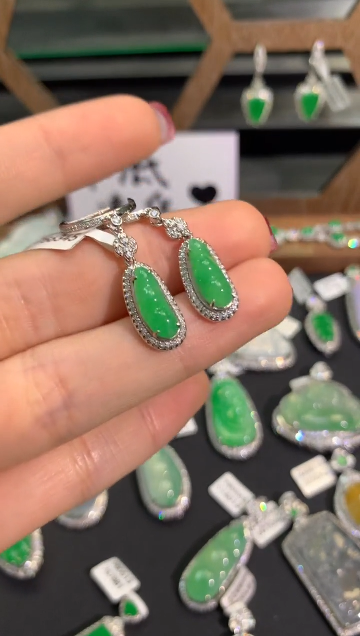 【闪购商品】翡翠吊坠(不含链)18K金镶嵌耳坠