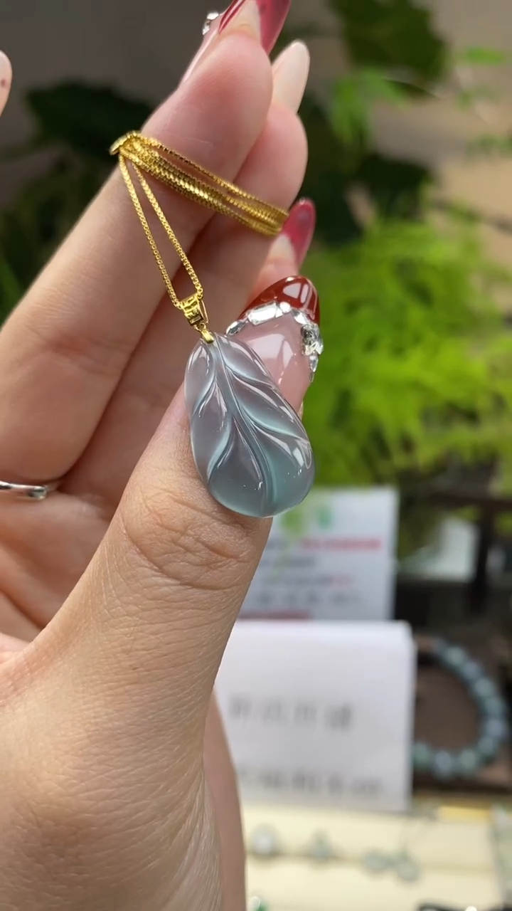 【闪购商品】翡翠吊坠(赠链)18K金镶嵌天然A货翡翠 叶子吊坠