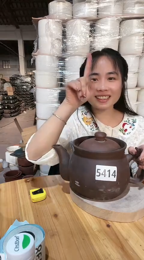 陶5414瑕疵2.5紫砂养生壶带盖