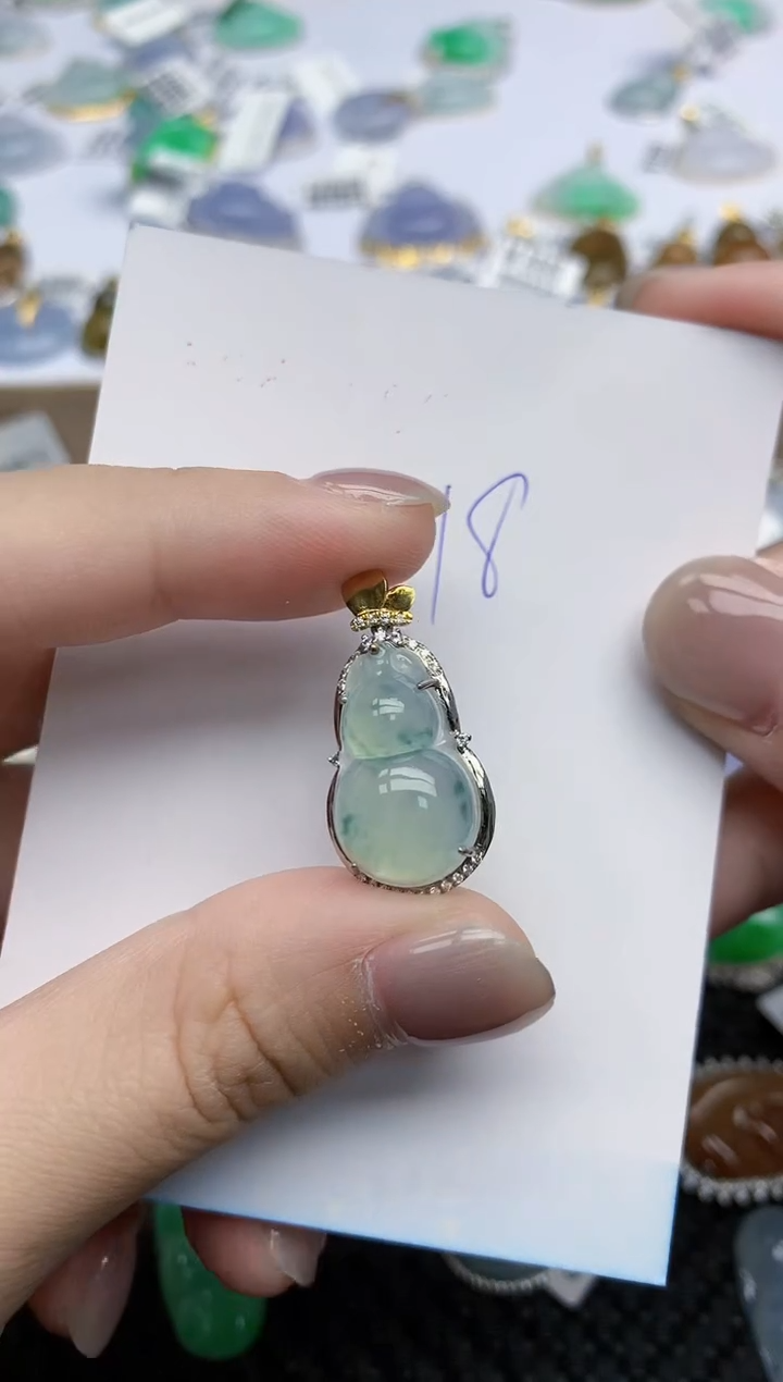 【闪购商品】翡翠颈饰18K金镶嵌天然翡翠A货