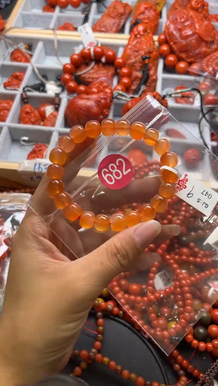 南红玛瑙未镶嵌珠宝奇石682-9+