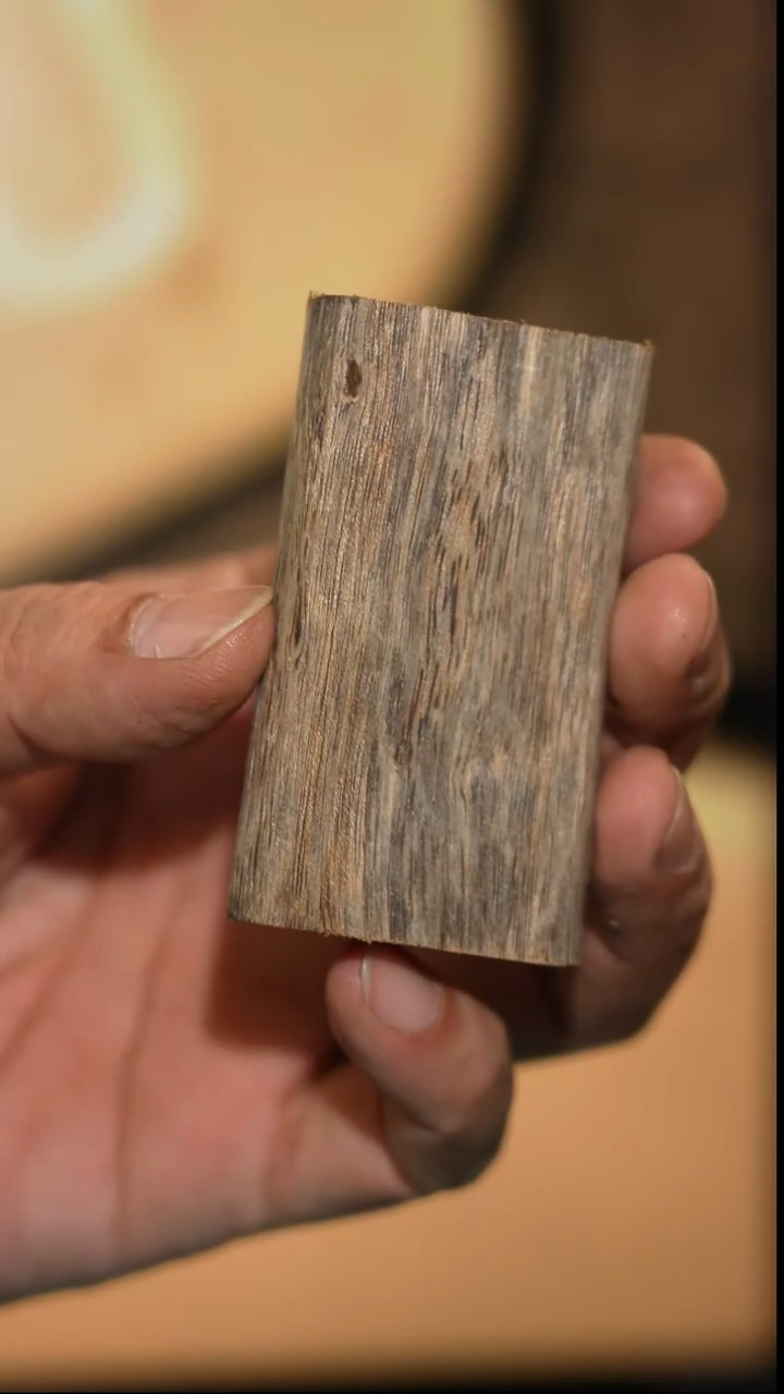 沉香摆件海南绿奇楠摆件26克