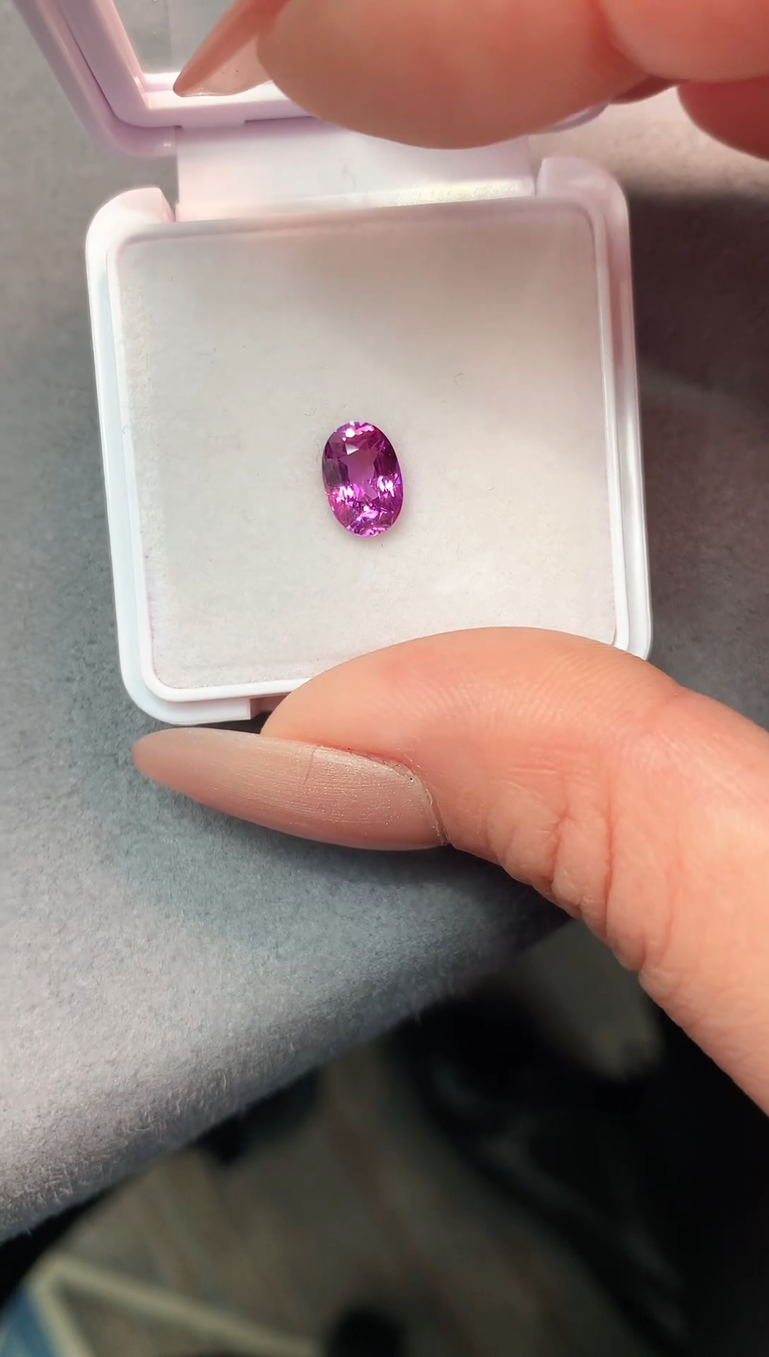 【闪购商品】蓝宝石裸石未镶嵌1.64无烧薰衣草