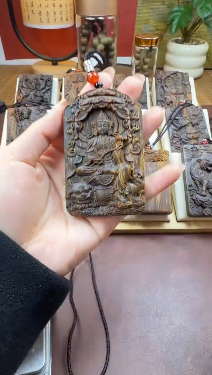 木木雕款  芽庄 十二生肖守护   文殊菩萨8cm 送养香瓶