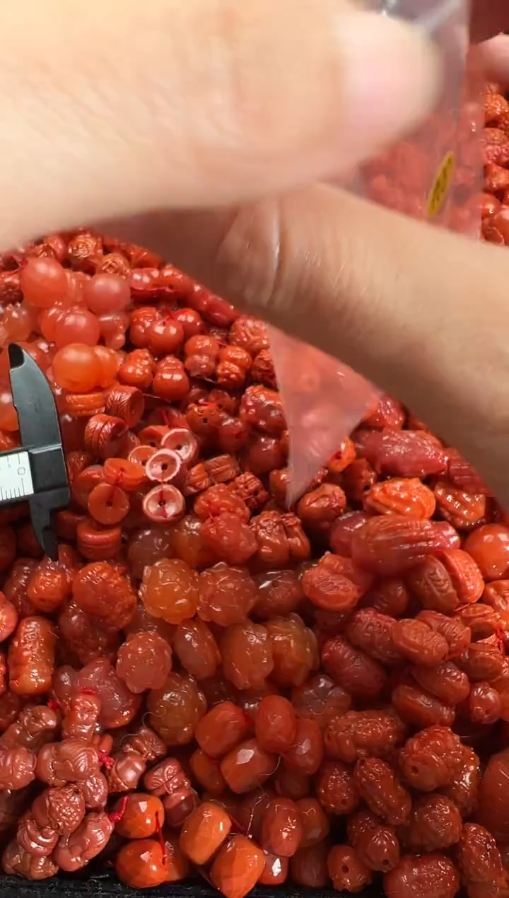 颈饰未镶嵌南红玛瑙1