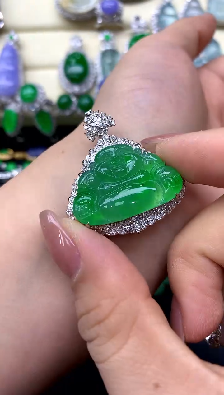 颈饰18K金镶嵌翡翠410-中国好珍宝